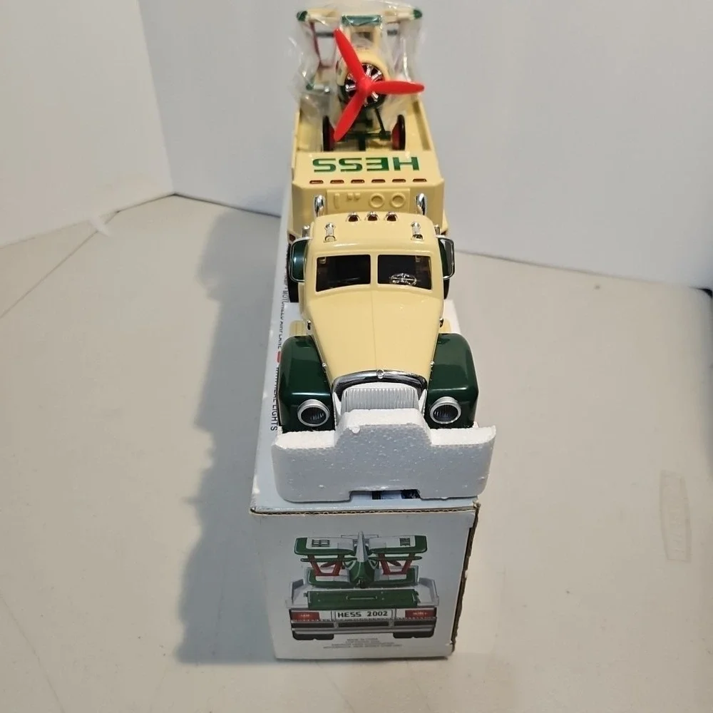 RARE Vintage Hess 2002 18 Wheeler Truck and Airplane Toy New In Original Box